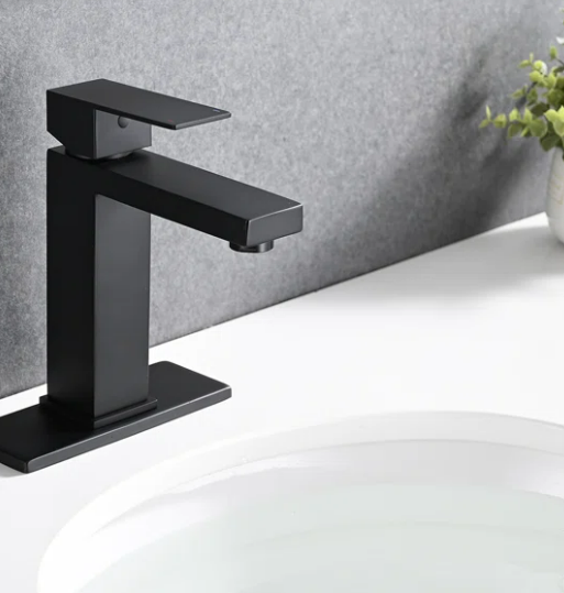 Contemporary Charm: Single Hole Faucet
