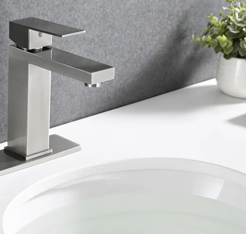 Modern Flow: Single Hole Faucet