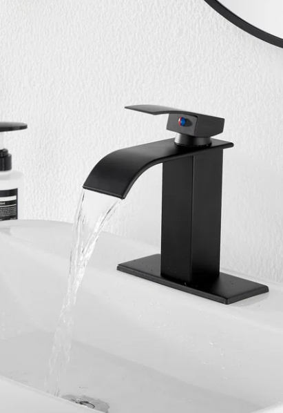 Shadow Stream: Single-Hole Faucet Set in Matte Black