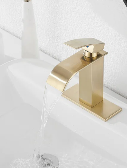 Golden Elegance: Single-Handle Faucet in Brushed Gold
